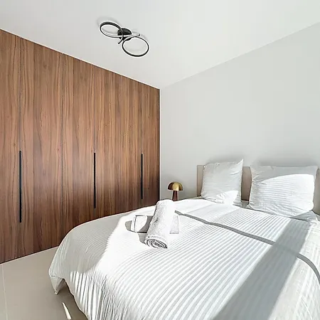 2 Pieces Vue Mer, Piscine, A 2 Pas Des Plages Lägenhet *