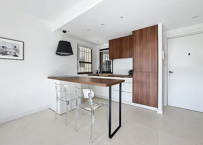 2 Pieces Vue Mer, Piscine, A 2 Pas Des Plages Apartman